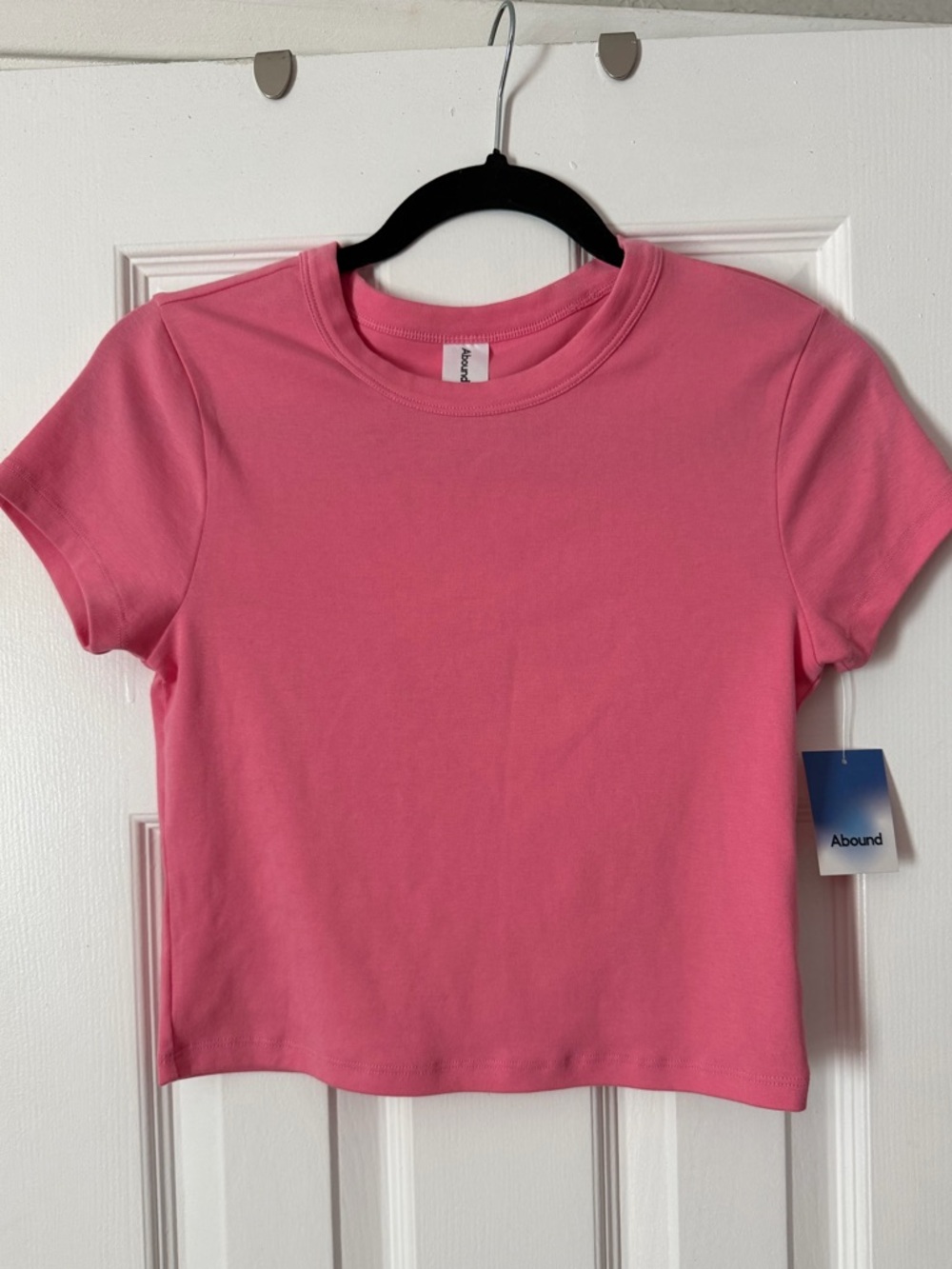 NWT Abound Crewneck Crop Tee